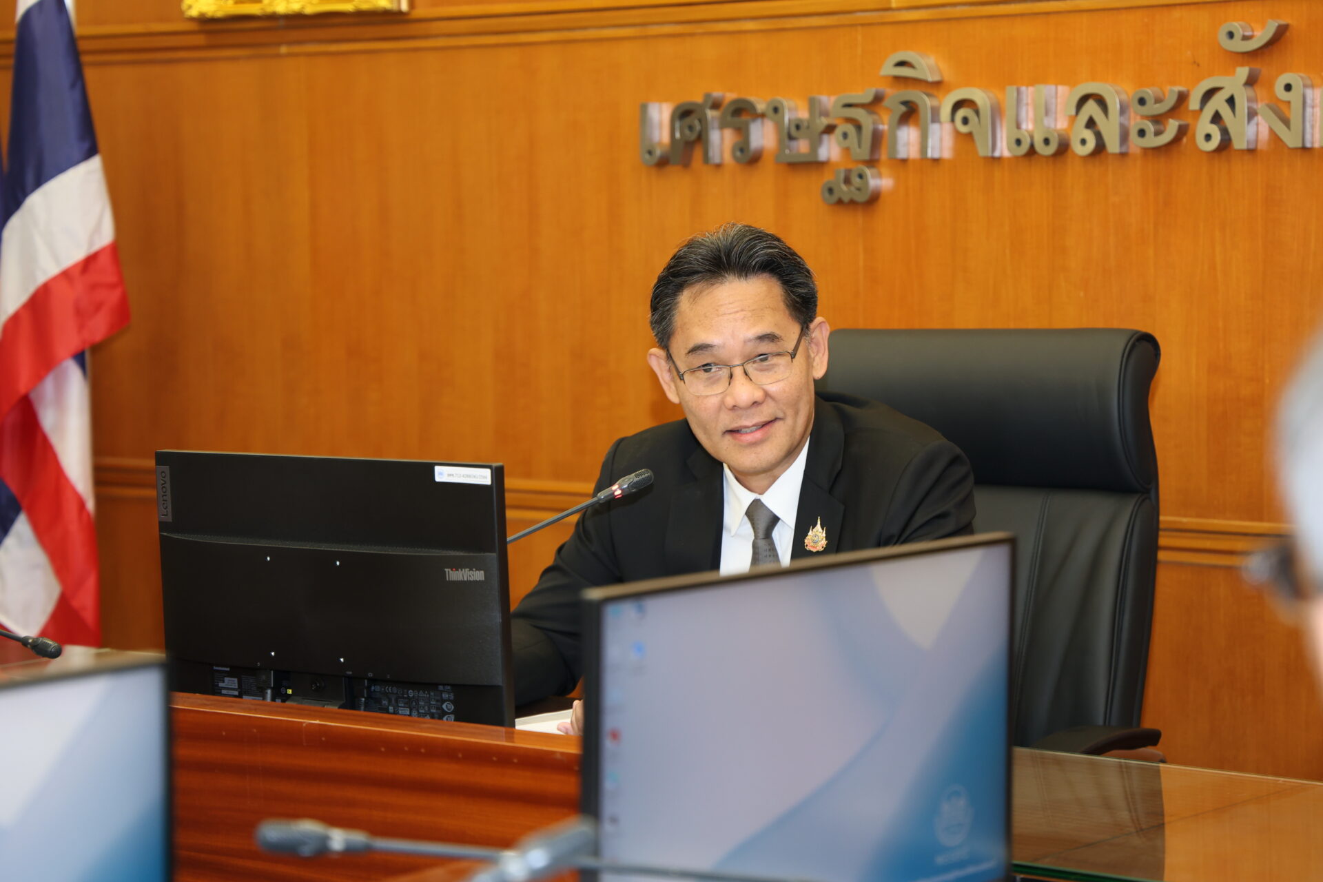 ประธาน JETRO Bangkok เข้าพบเลขาธิการ สศช. เพื่อรายงานการสำรวจแนวโน้มทางเศรษฐกิจของบริษัทร่วมทุนญี่ปุ่นในประเทศไทย ประจำครึ่งปีหลัง พ.ศ. 2568