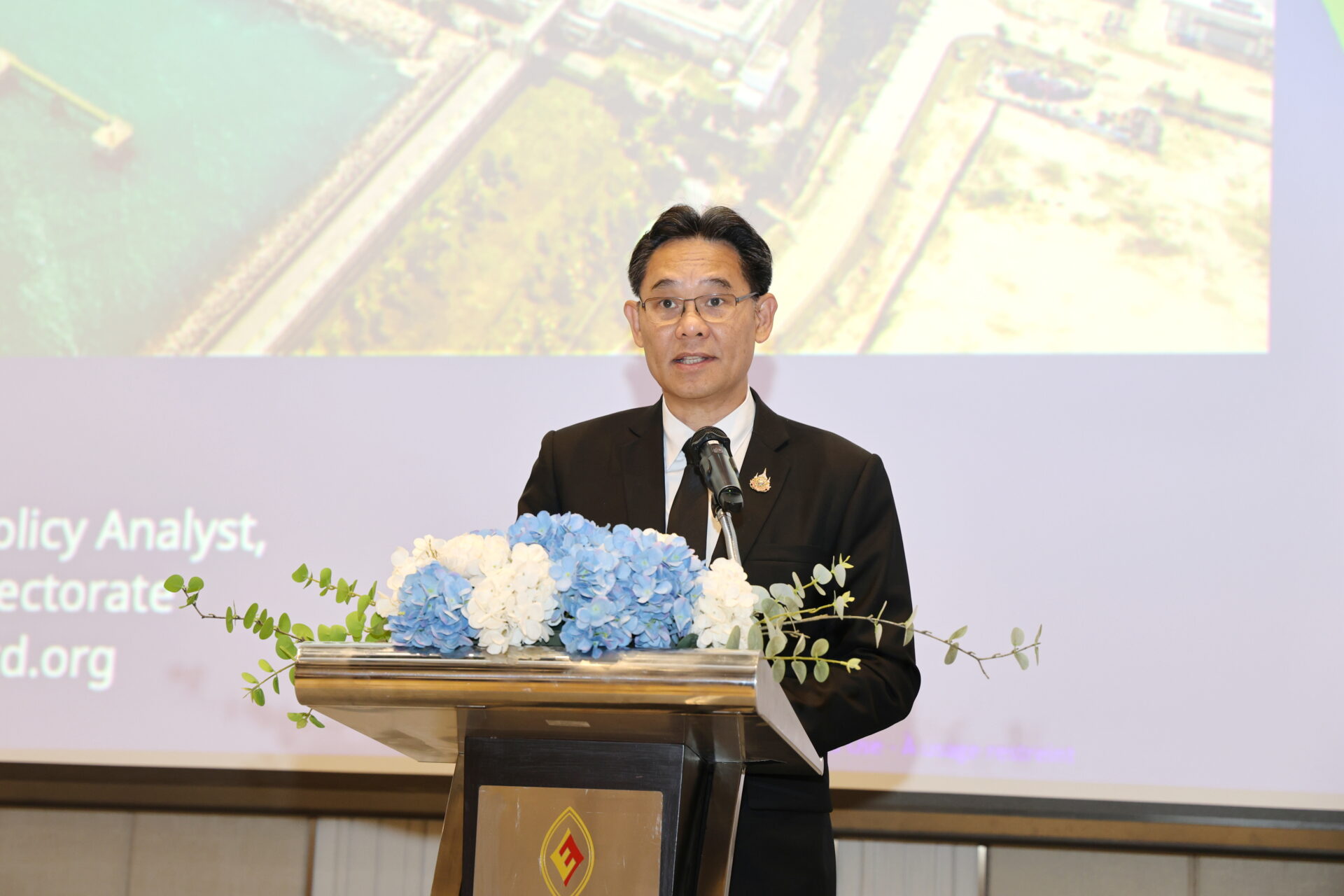 สศช. ร่วมกับ OECD เปิดตัวรายงานแนวทางการขับเคลื่อนอุตสาหกรรมปิโตรเคมีและพลาสติกไทยสู่เป้าหมาย Net Zero 2050 มุ่งเน้นนโยบายเทคโนโลยีคาร์บอนต่ำและเครื่องมือทางการเงินเพื่อความยั่งยืน