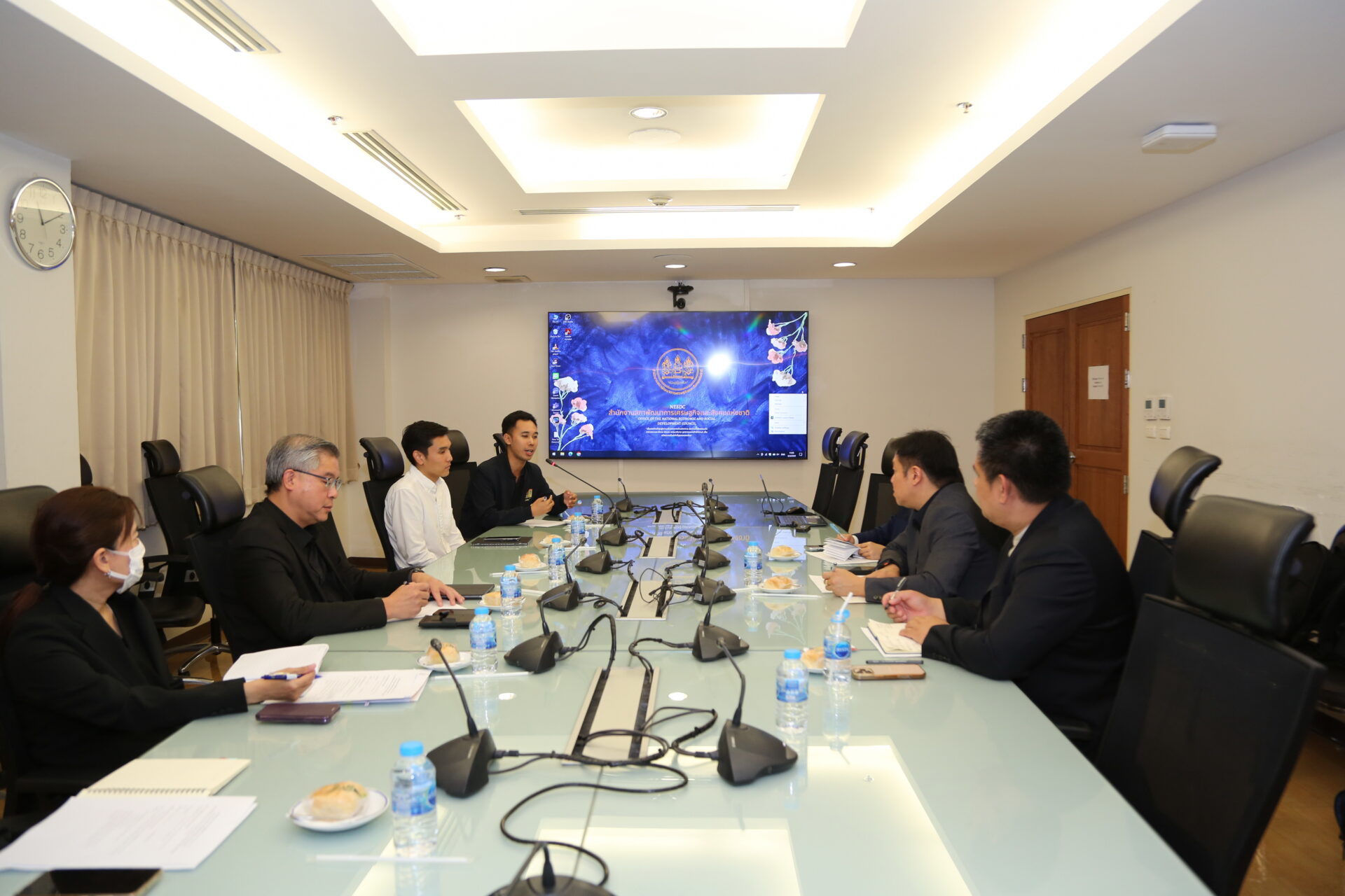 สศช. ให้การต้อนรับคณะผู้บริหารวิทยาลัยการปกครองท้องถิ่น มข. ร่วมหารือแนวทางการพัฒนาหลักสูตรรัฐศาสตรบัณฑิต (นานาชาติ) เพื่อตอบโจทย์ทิศทางการพัฒนาประเทศ