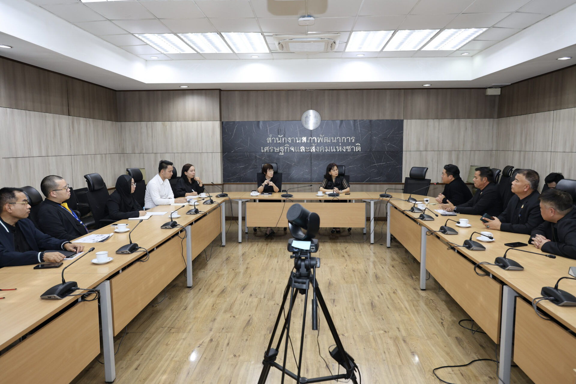 สศช. หารือ ขสมก. เตรียมจัดรถ Feeder อำนวยความสะดวกการเดินทางแก่เจ้าหน้าที่ สศช. พร้อมเล็งจัดทำ MOU ร่วมกันเพื่อยกระดับสวัสดิการด้านการขนส่ง