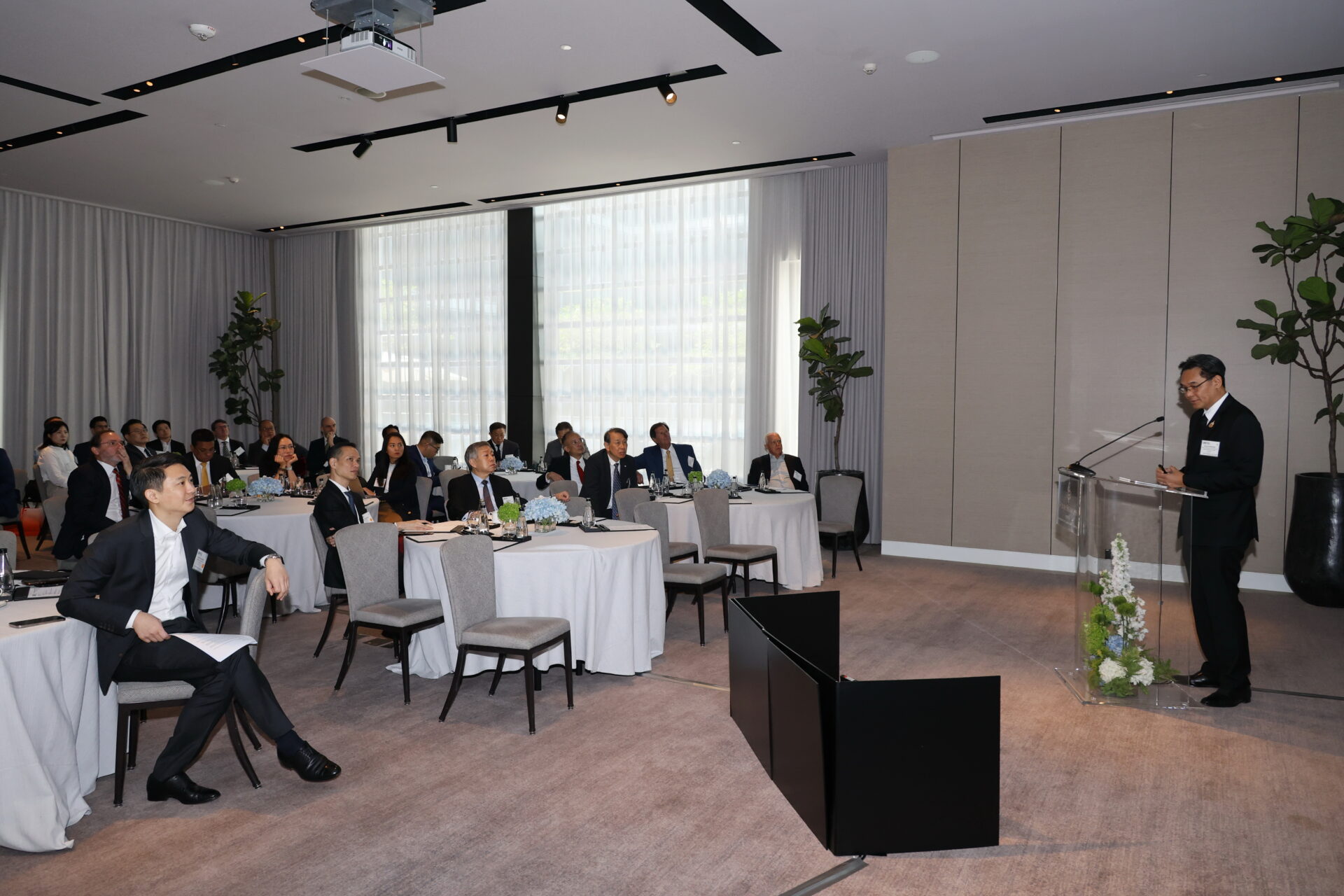 เลขาธิการ สศช. บรรยายพิเศษ “แนวโน้มเศรษฐกิจไทย (Outlook for Thai Economy)” บนเวทีระดับโลก GAP ย้ำความเชื่อมั่นนักลงทุนต่างชาติ พร้อมกางแผนทิศทางเศรษฐกิจประเทศ