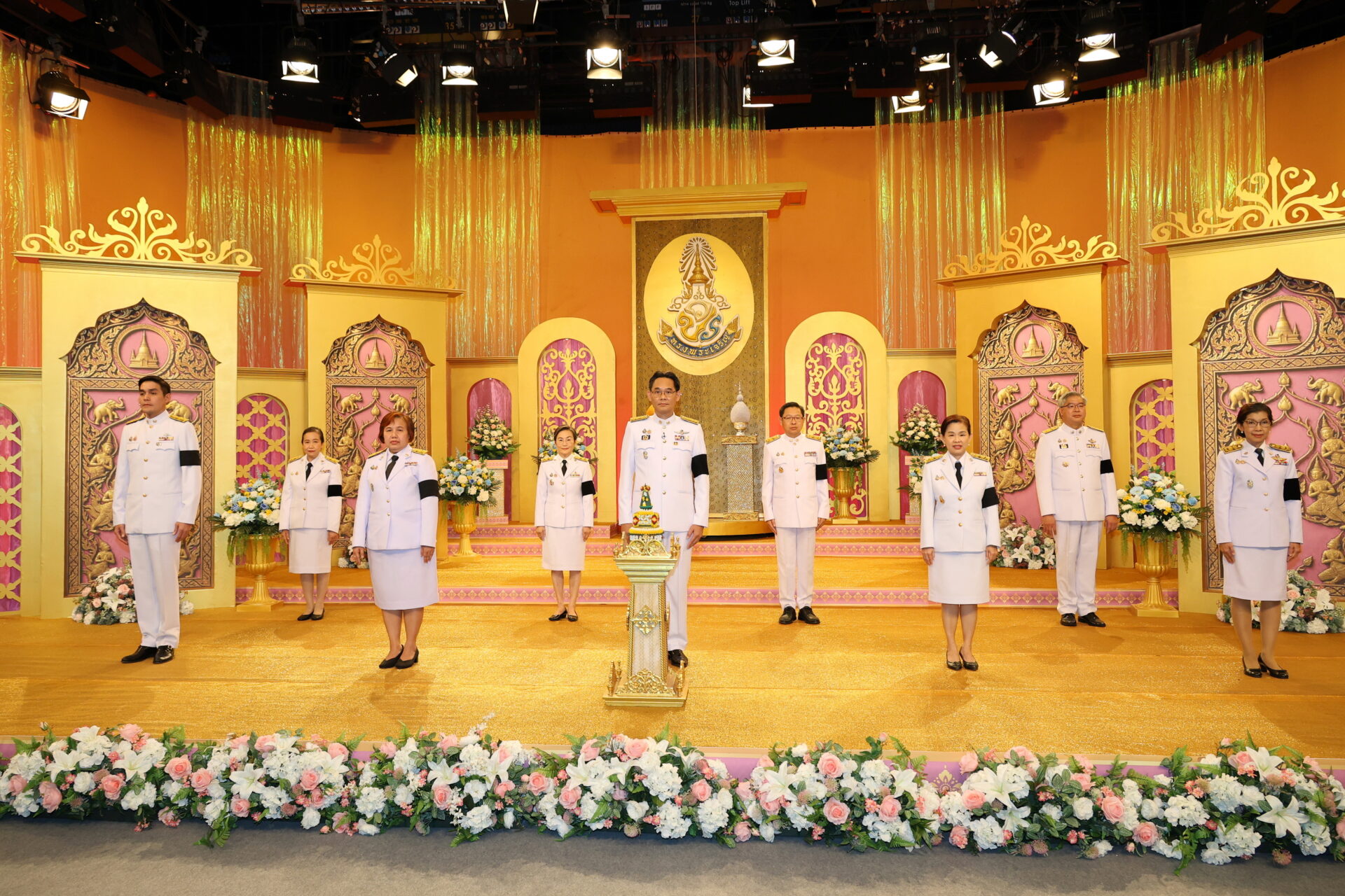 เลขาธิการสภาพัฒน์ นำคณะผู้บริหารบันทึกเทปถวายพระพรชัยมงคล พระบาทสมเด็จพระเจ้าอยู่หัว และสมเด็จพระนางเจ้าฯ พระบรมราชินี