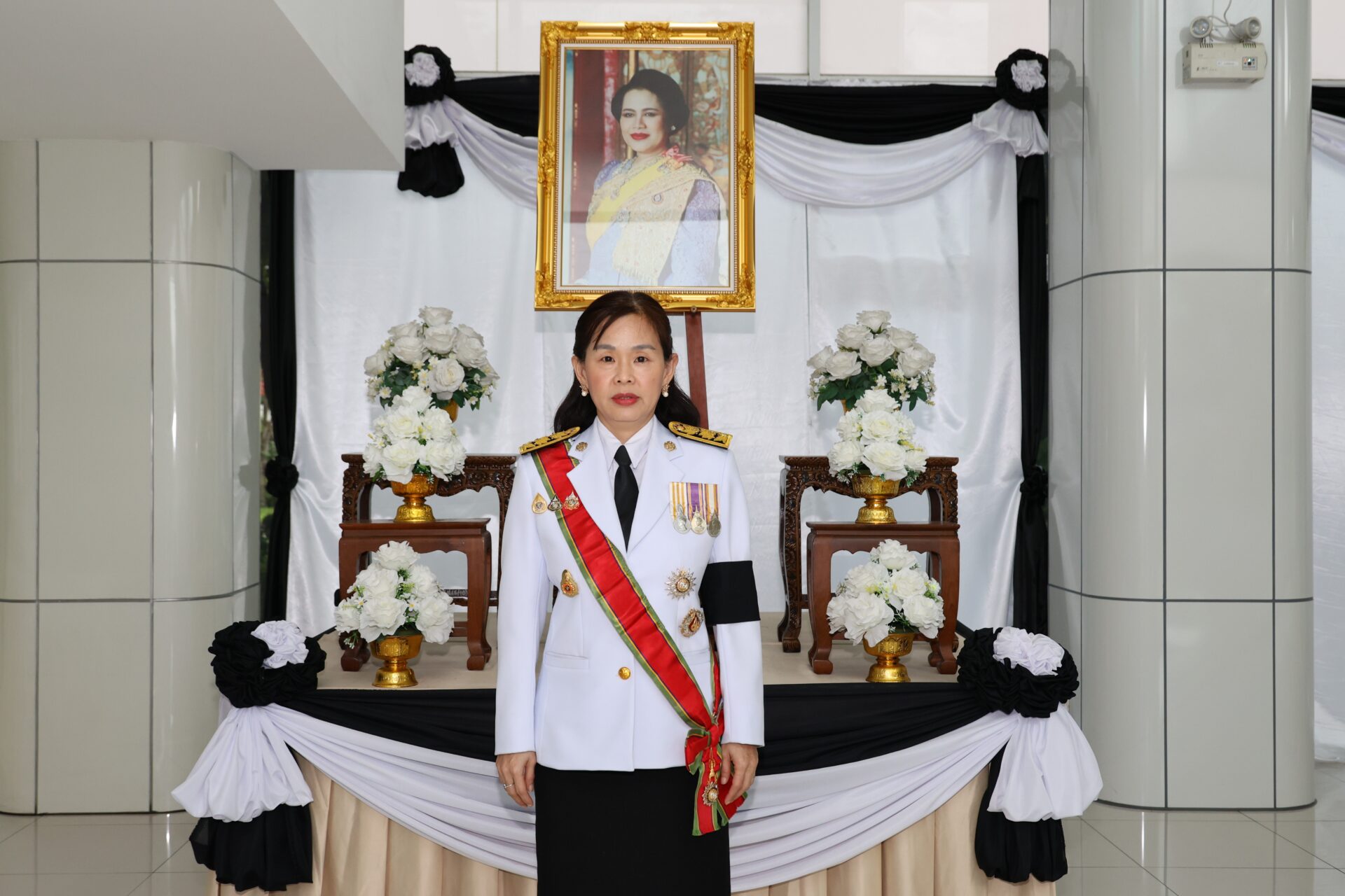 ผู้บริหารสภาพัฒน์ร่วมเฝ้าทูลละอองธุลีพระบาทรับเสด็จ ในการพระราชพิธีทรงบำเพ็ญพระราชกุศลทักษิณานุปทาน สมเด็จพระบรมราชชนนีพันปีหลวง